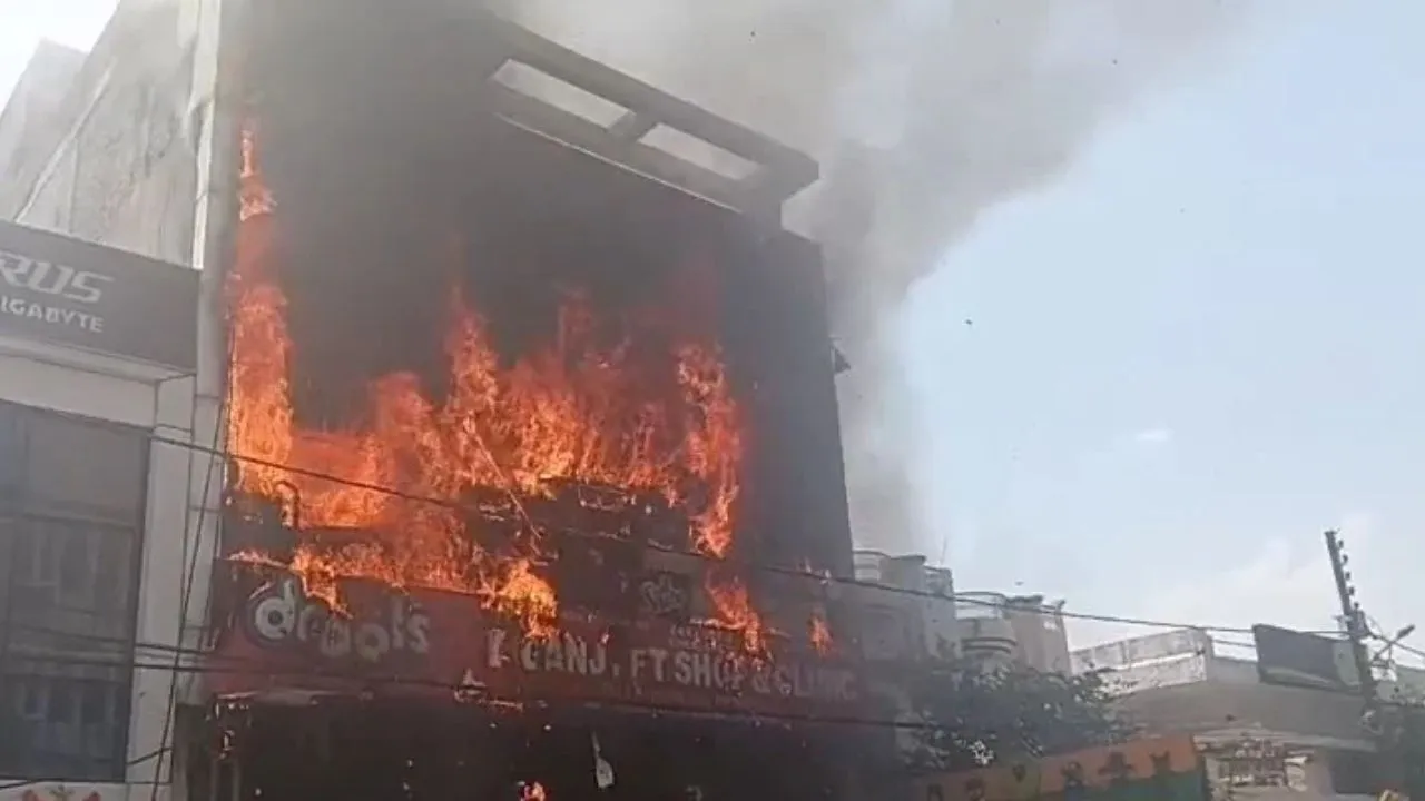 Lucknow Fire V Jpg 1280x720 4g